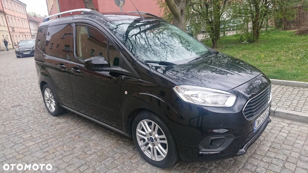 Ford Tourneo Courier 1.0 EcoBoost Titanium - 2
