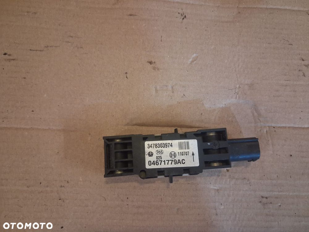 Czujnik uderzeniowy CHRYSLER 300C  04671779AC  OE - 2