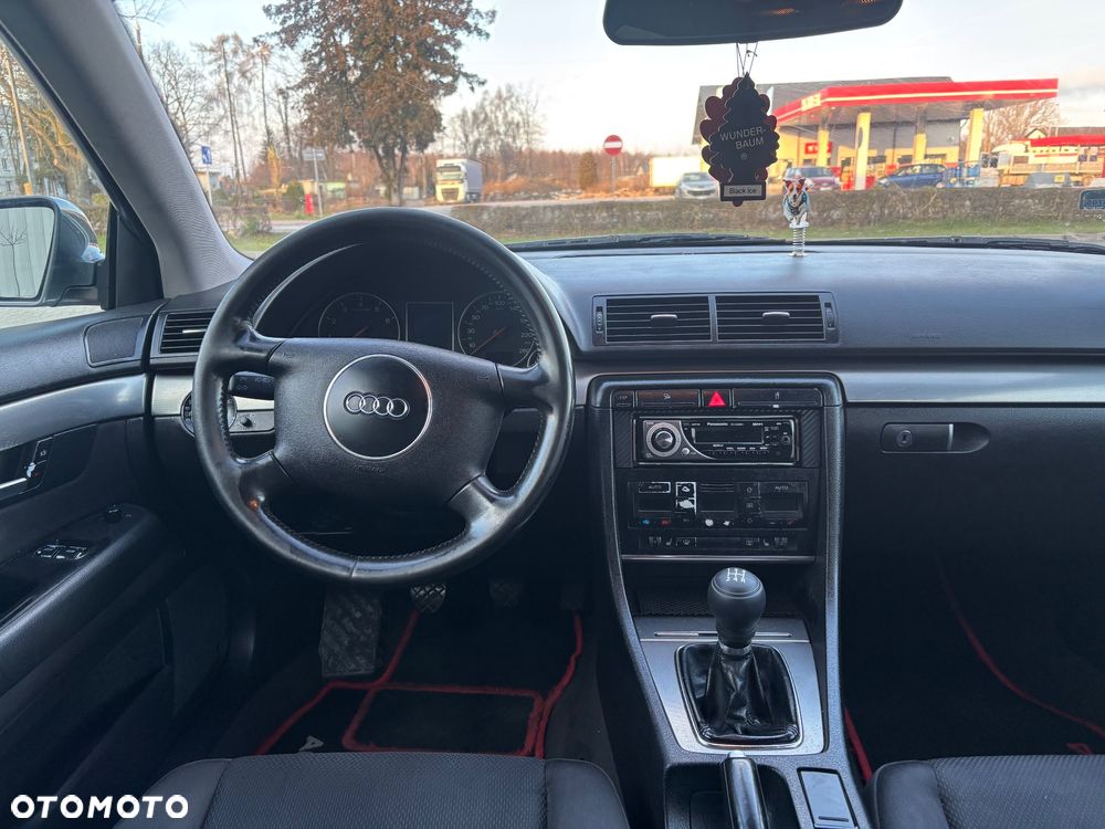 Audi A4 Limousine - 10