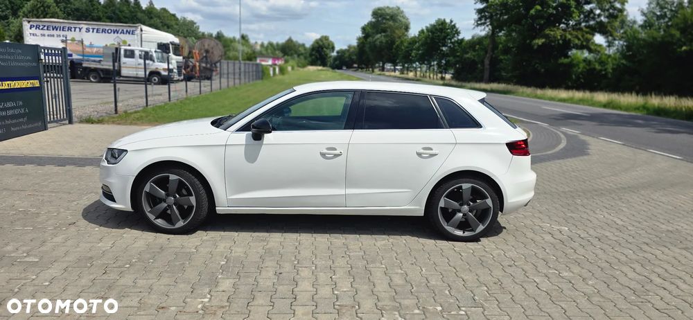 Audi A3 Sportback - 2