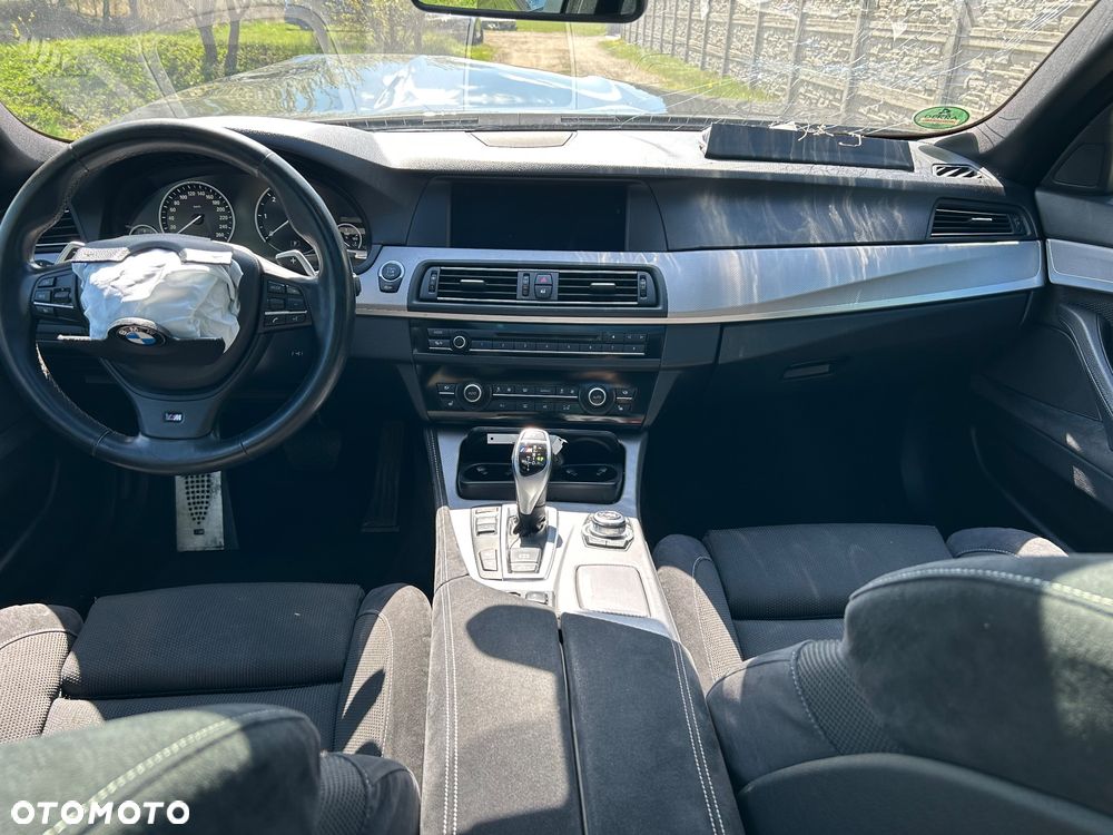 BMW Seria 5 530d xDrive Sport-Aut - 26