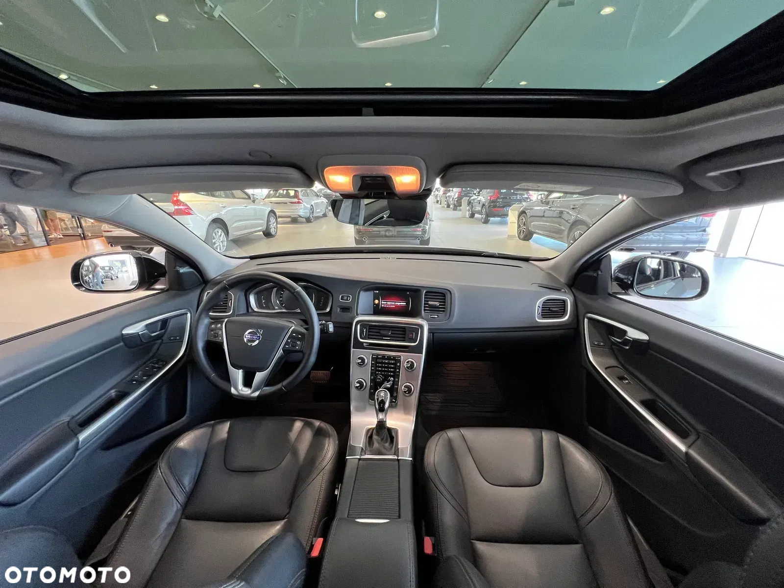 Volvo V60 Cross Country - 12