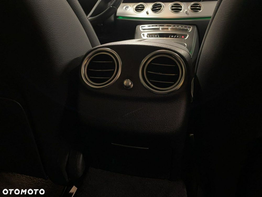 Mercedes-Benz Klasa E - 16