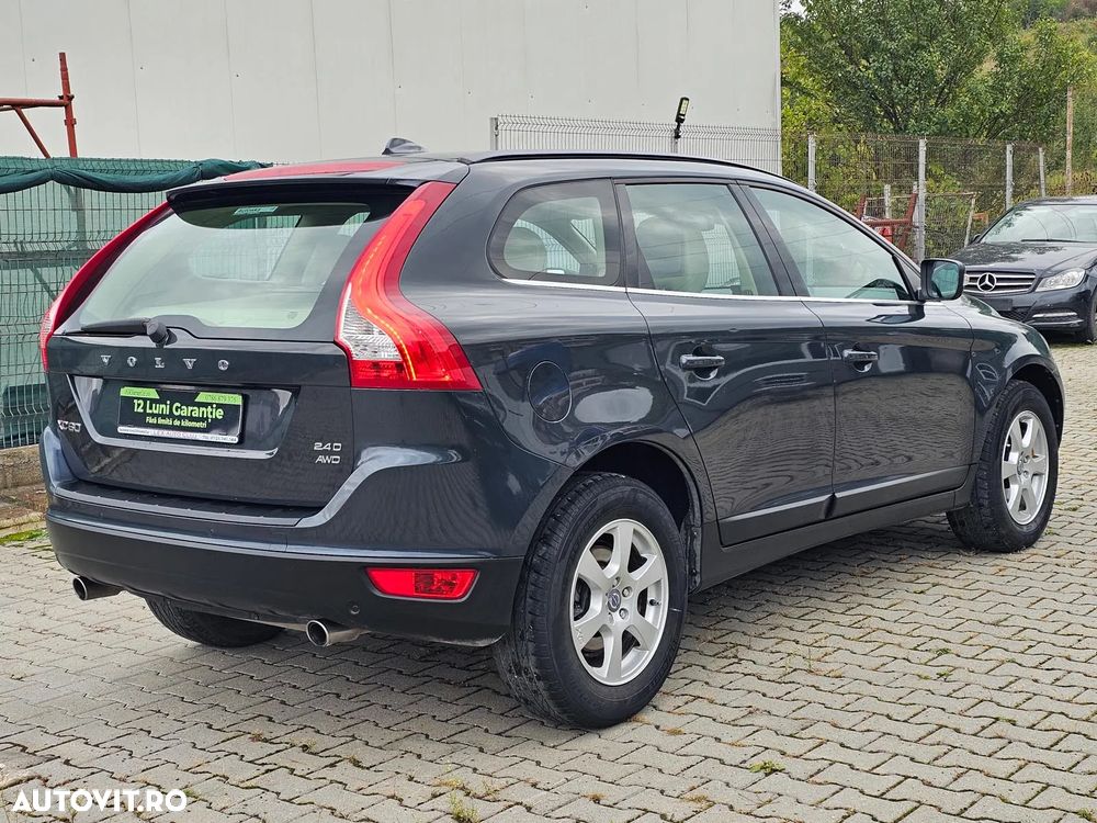 Volvo XC 60 D3 AWD Aut. Momentum - 4