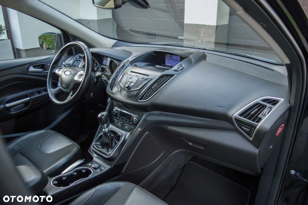 Ford Kuga 2.0 TDCi 2x4 Titanium - 30