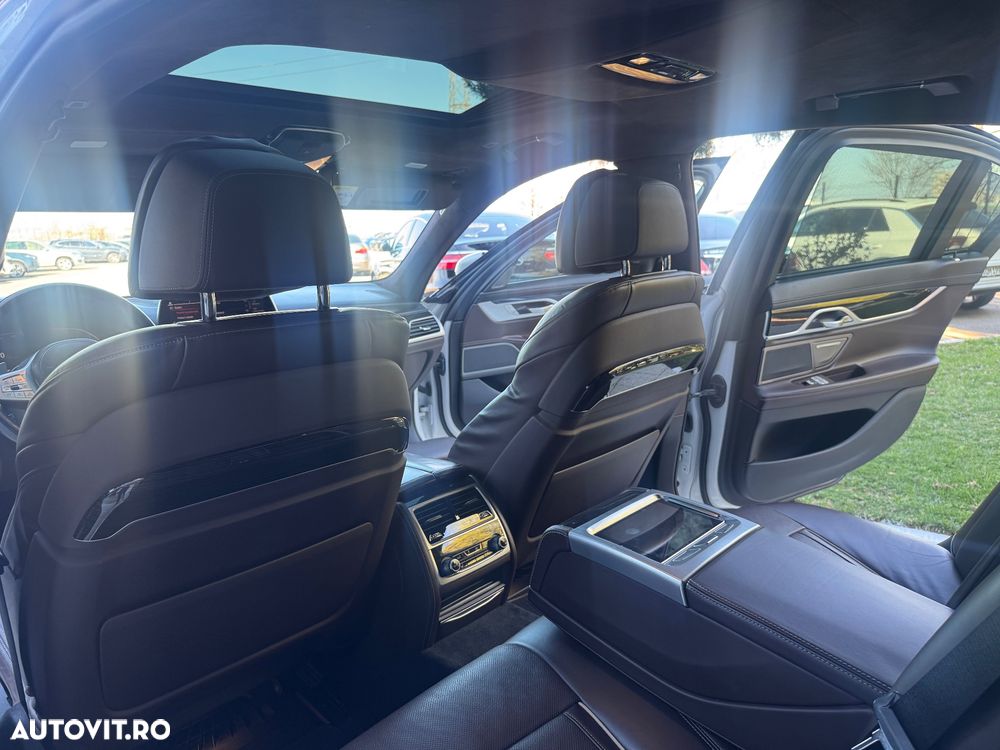 BMW Seria 7 730d xDrive - 38