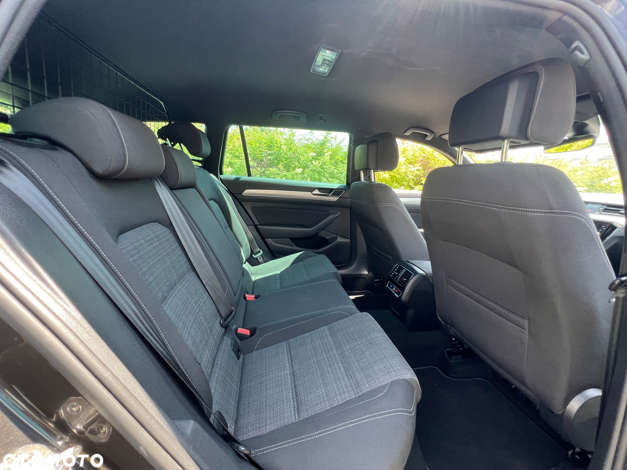 Volkswagen Passat 2.0 TDI Elegance DSG - 34