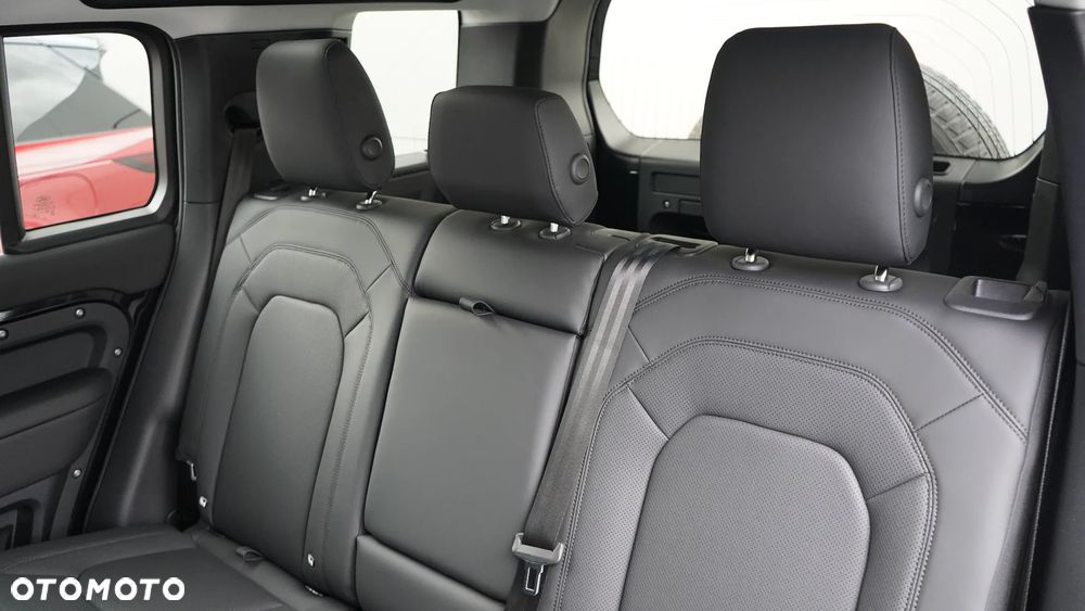 Land Rover Defender 3.0 D250 mHEV S - 30