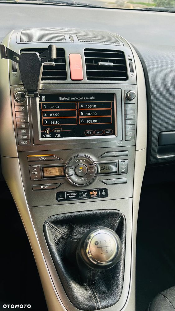 Toyota Auris 2.2 D-4D X + NAVI - 20