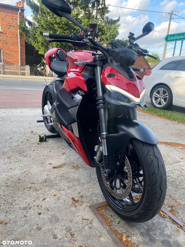 Ducati Streetfighter V2 - 11