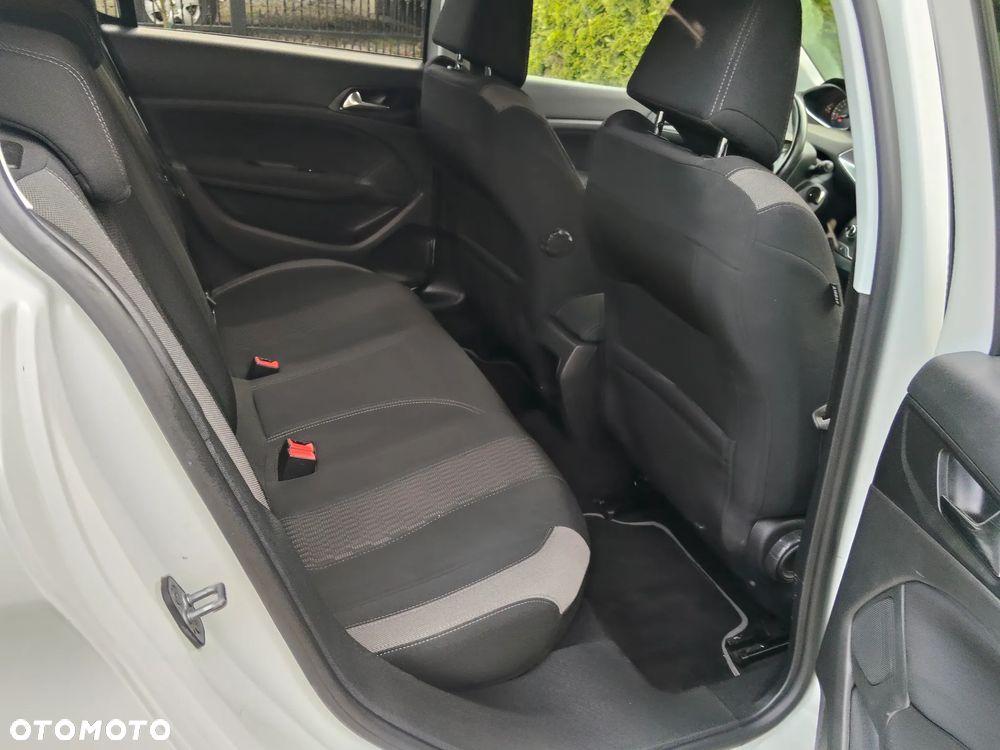 Peugeot 308 1.6 BlueHDi Active S&S - 32