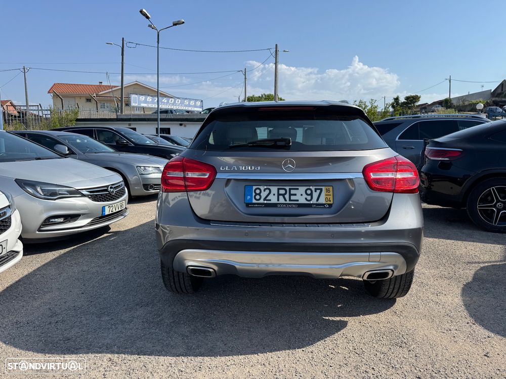 Mercedes-Benz GLA 180 d Urban - 29