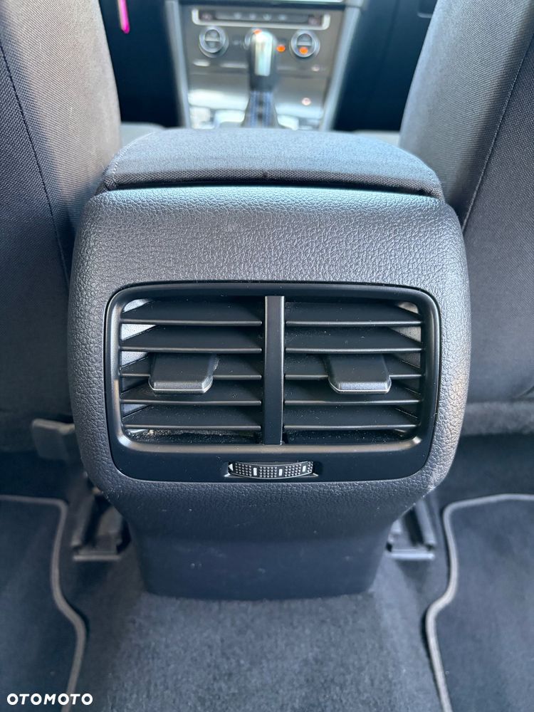 Volkswagen Golf e-Golf - 21
