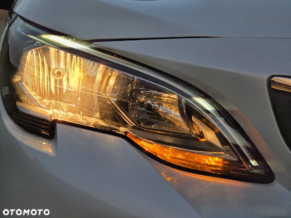 Peugeot 3008 1.2 PureTech Active Pack S&S - 28