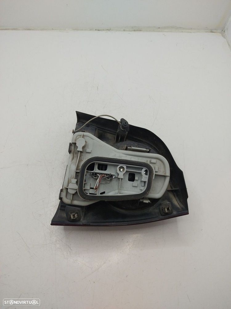 Farolim Stop Esq Volkswagen Polo (9N_) - 3