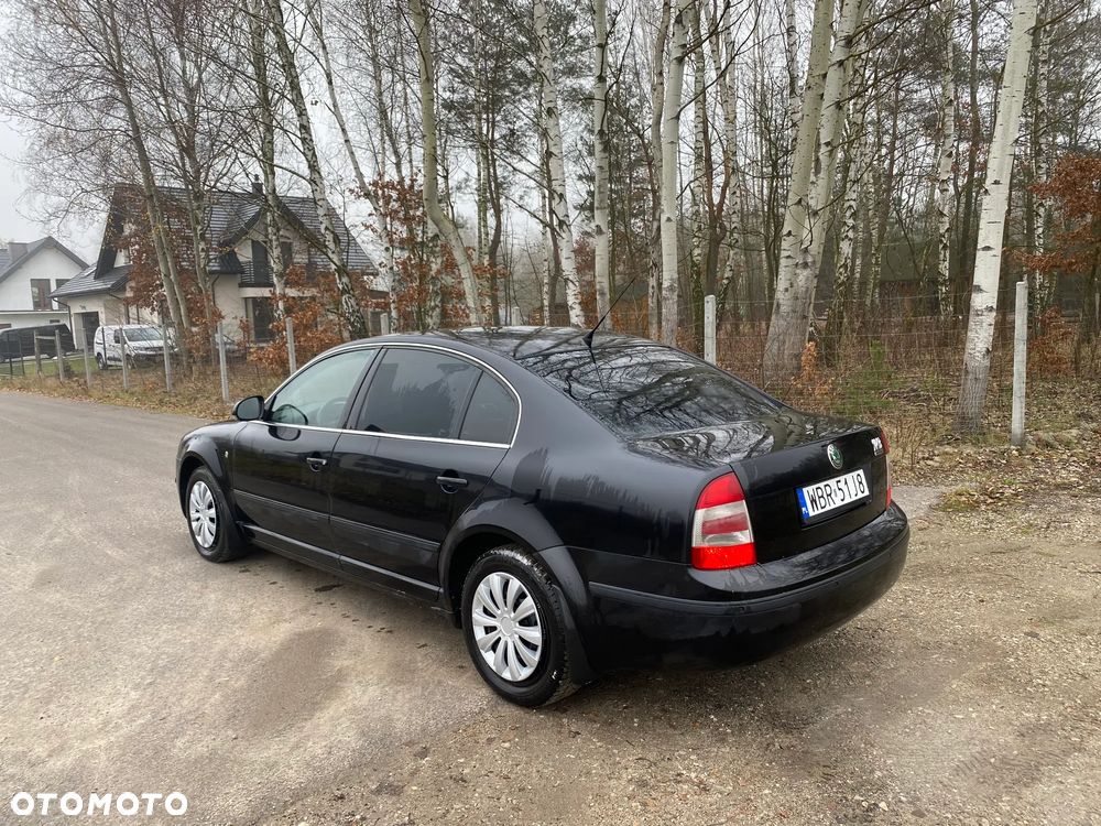 Skoda Superb 2.0 TDI Active - 3