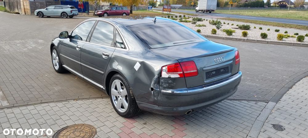 Audi A8 - 4