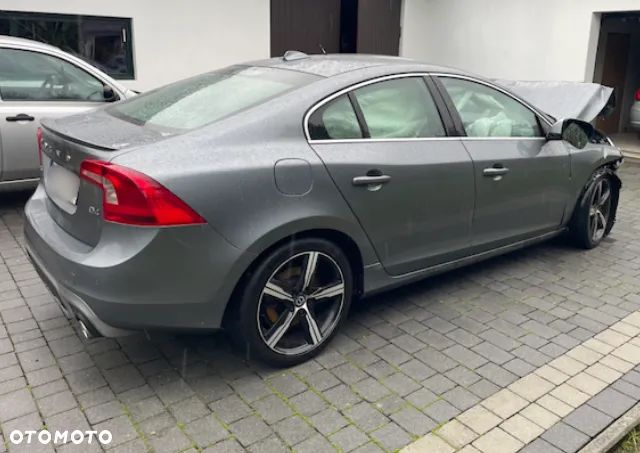 Volvo S60 D4 Drive-E R-Design Momentum - 1