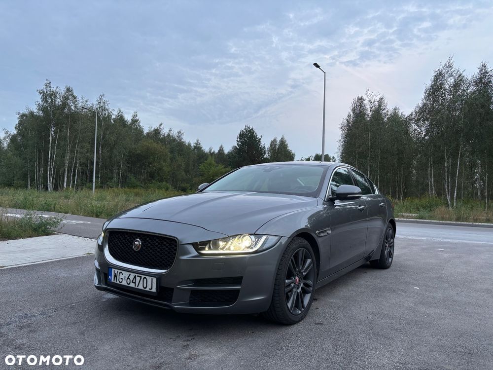 Jaguar XE 2.0 D Prestige - 2