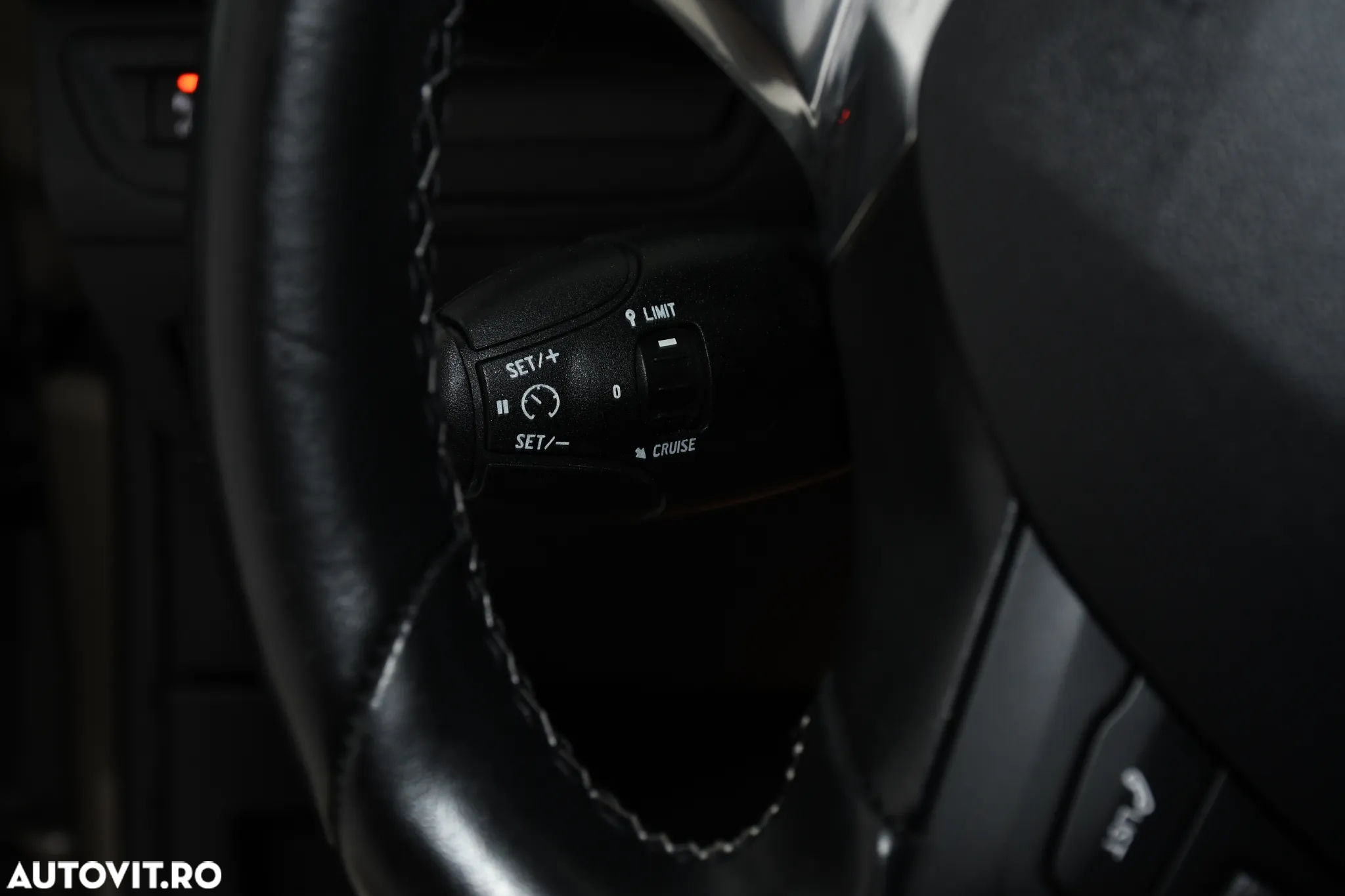Peugeot 2008 1.2 PureTech Turbo EAT6 S&S Allure - 35