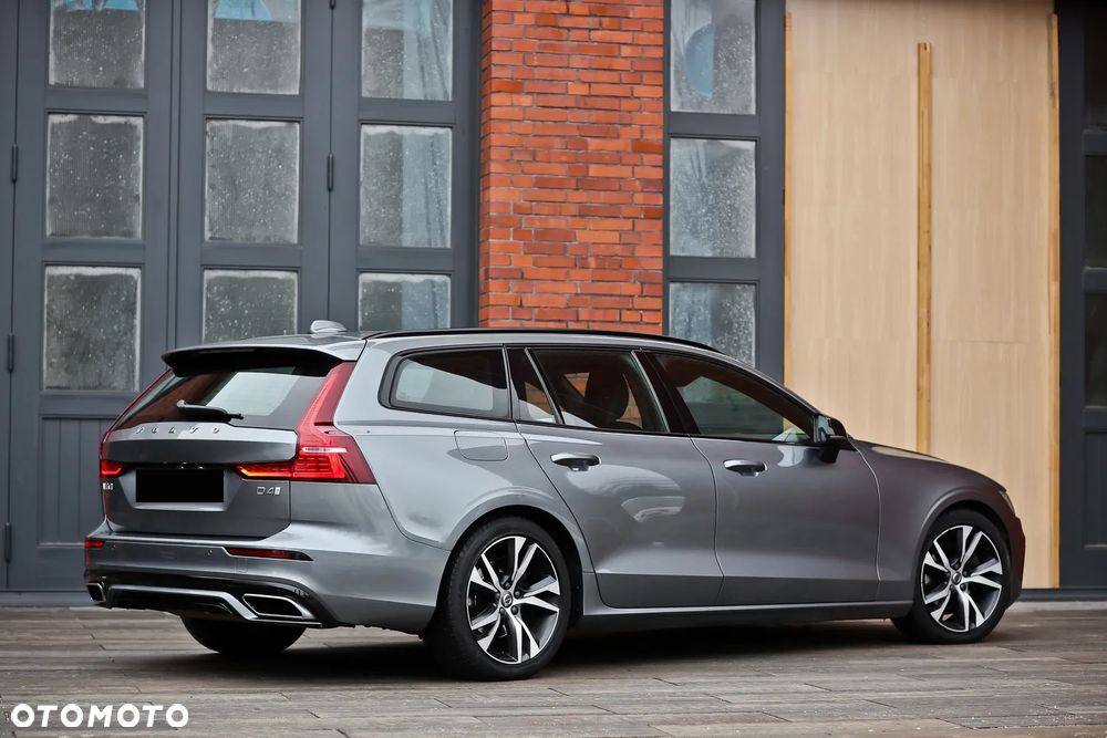 Volvo V60 D4 Geartronic R-Design - 16