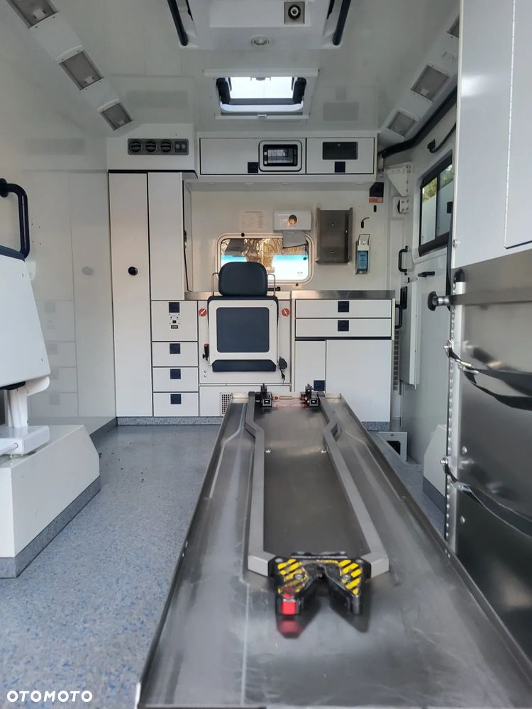 Mercedes-Benz sprinter - 9