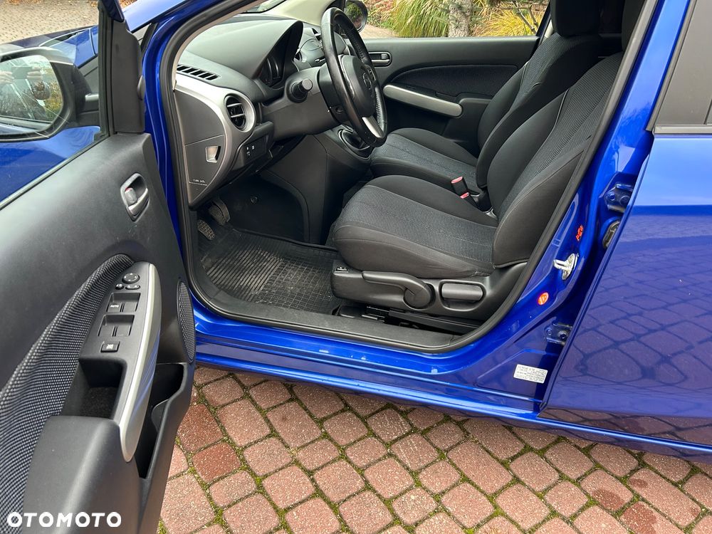 Mazda 2 - 15