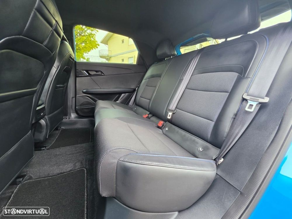 MG MG4 64 kWh Luxury - 13