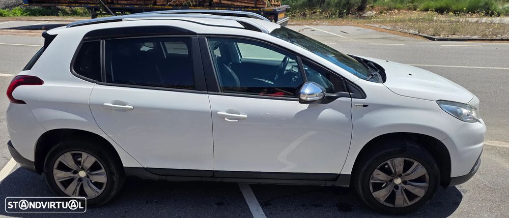 Peugeot 2008 1.2 PureTech Style - 4