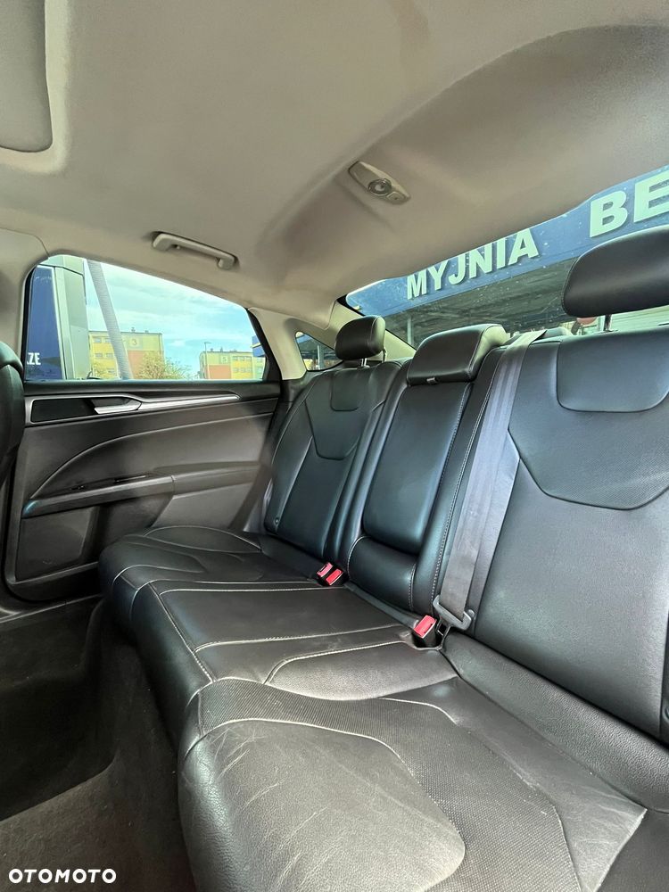 Ford Fusion 2.0 EcoBoost Titanium - 12