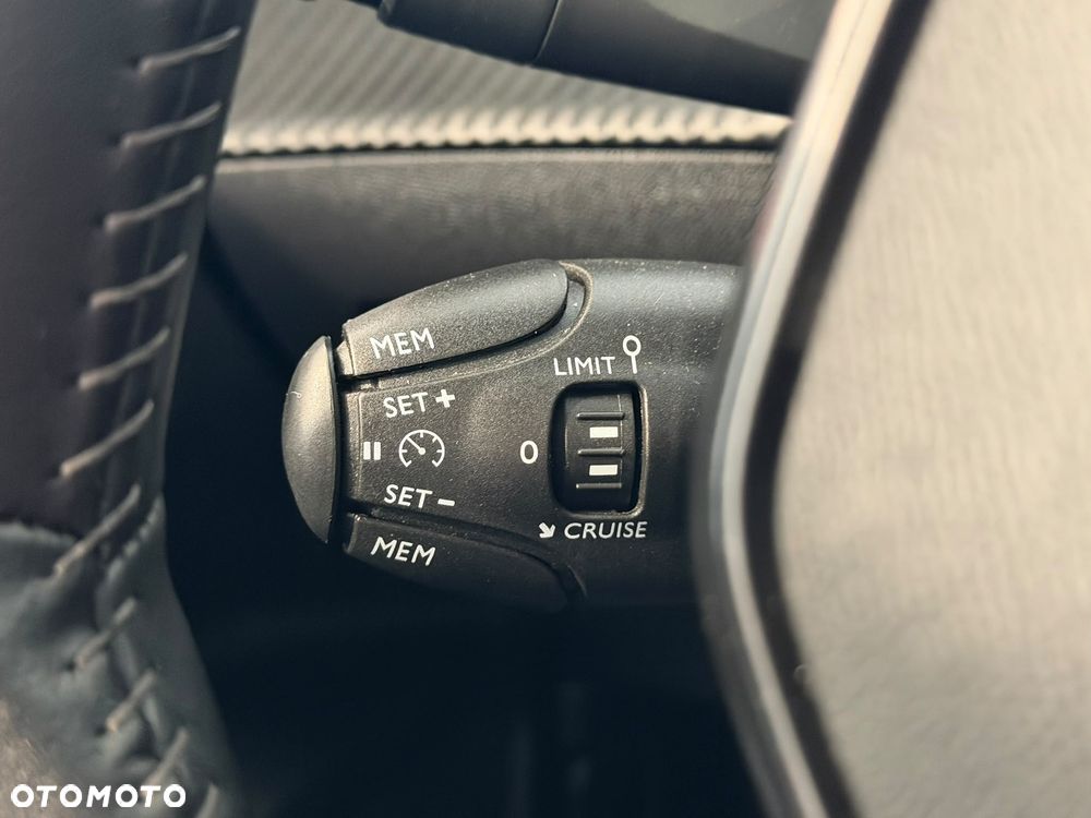 Peugeot 2008 1.2 PureTech Active S&S - 23