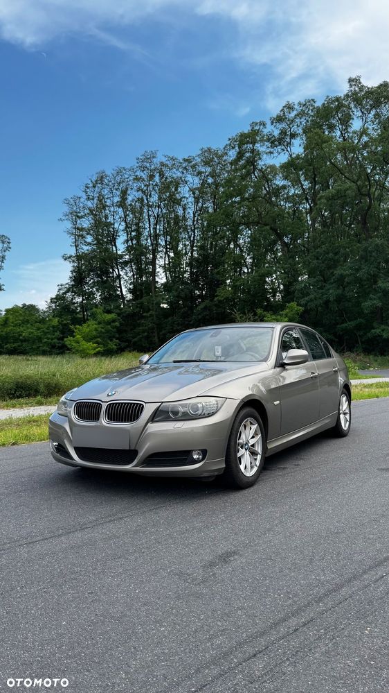 BMW Seria 3 318i - 1