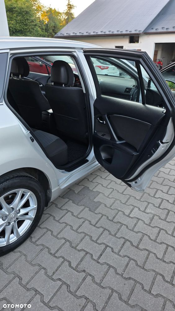 Toyota Avensis 1.8 Comfort - 22