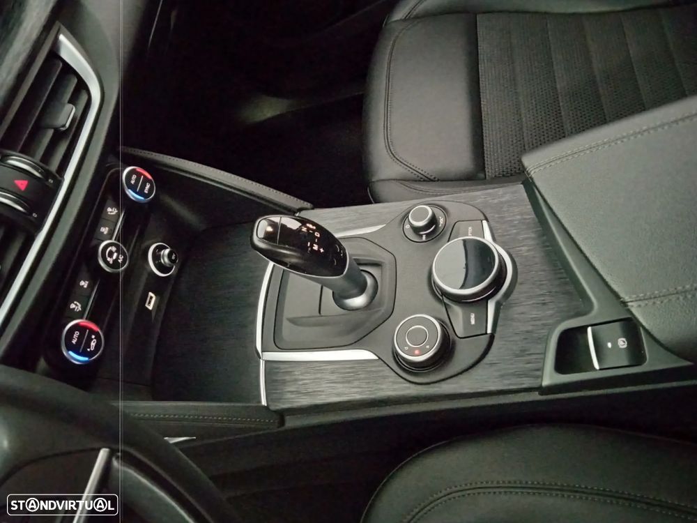 Alfa Romeo Stelvio 2.2 D Super AT8 - 11