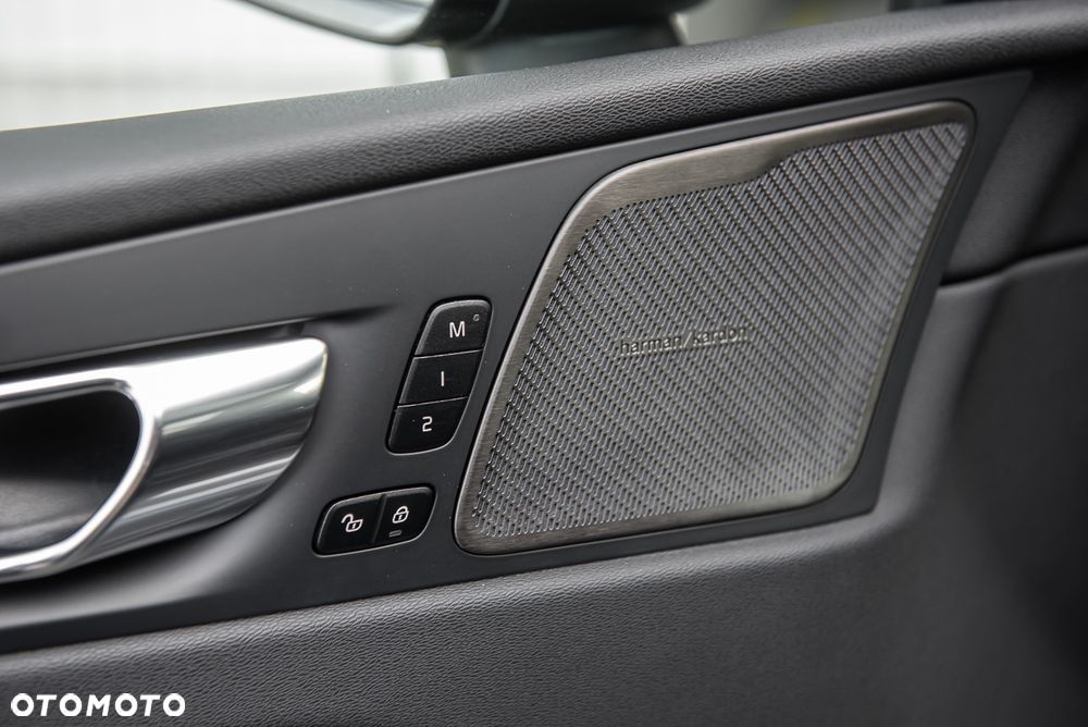 Volvo XC 60 B5 D AWD Geartronic RDesign - 16