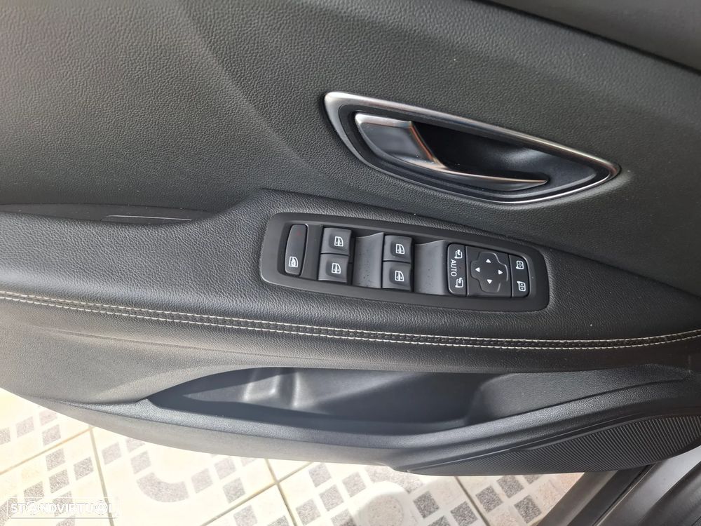 Renault Scénic ENERGY dCi 110 INTENS - 16