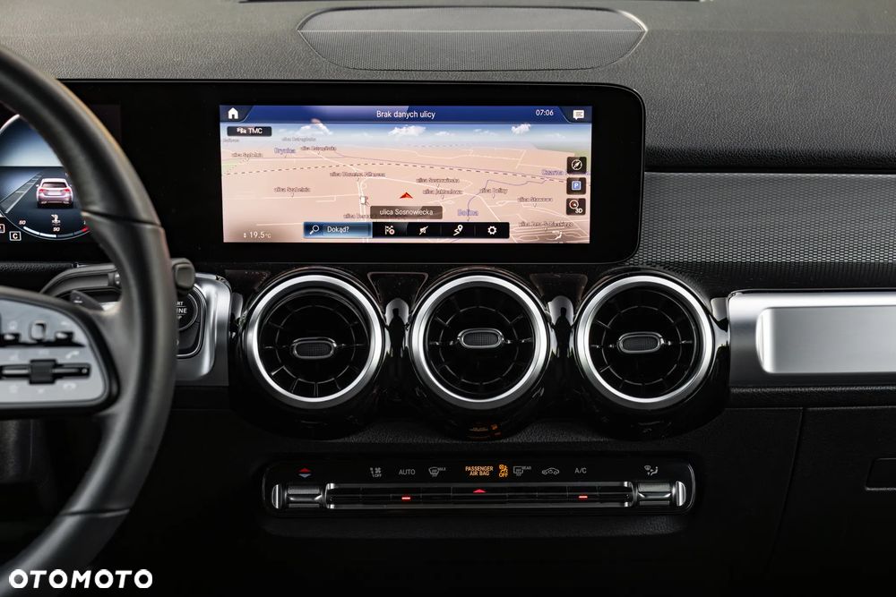 Mercedes-Benz GLB 200 Style 7G-DCT - 32