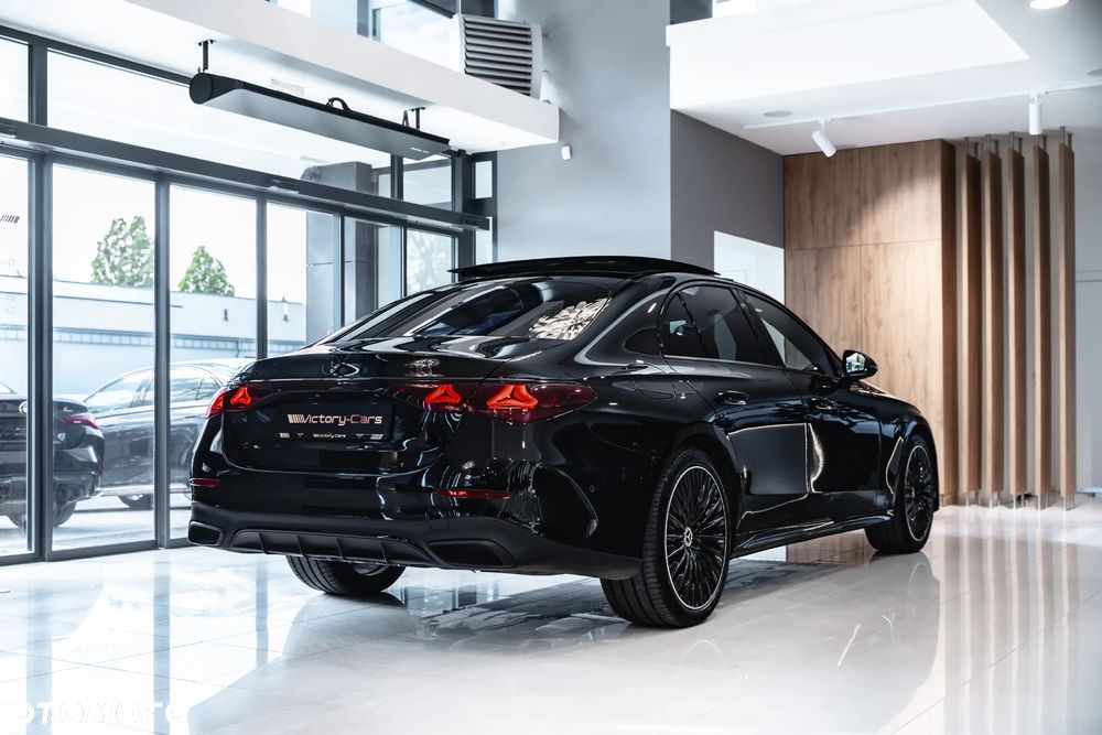 Mercedes-Benz Klasa E 300e 4Matic 9G-TRONIC Edition AMG Line - 11