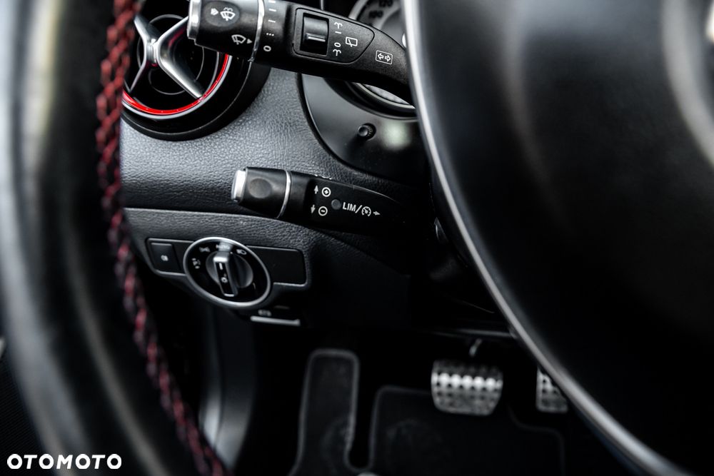 Mercedes-Benz CLA 250 4Matic 7G-DCT Sport - 32