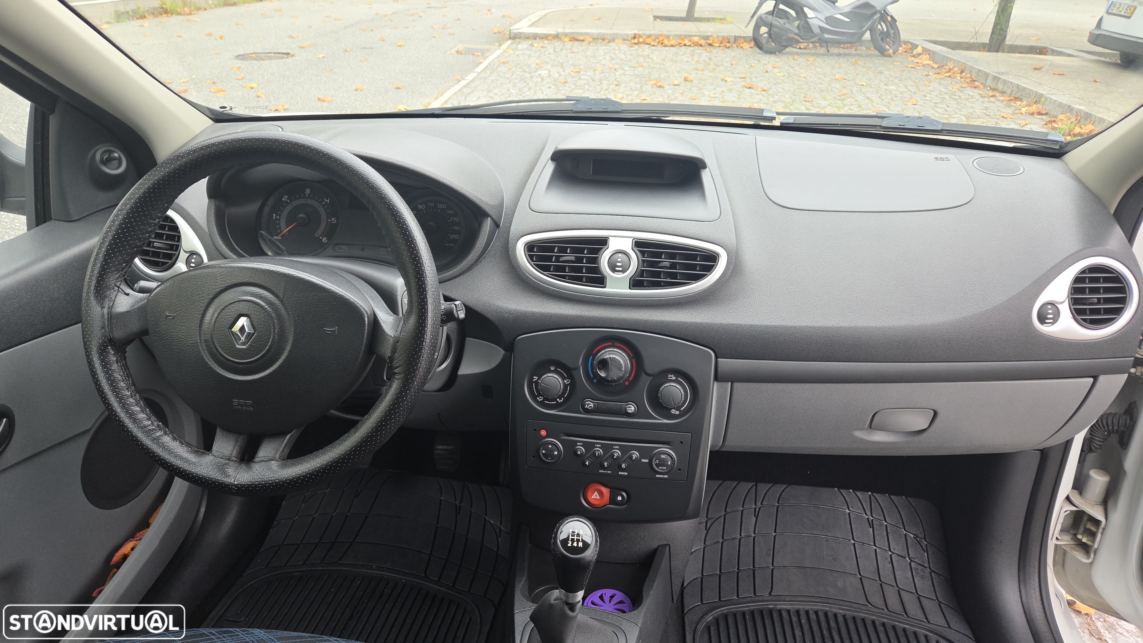 Renault Clio - 9