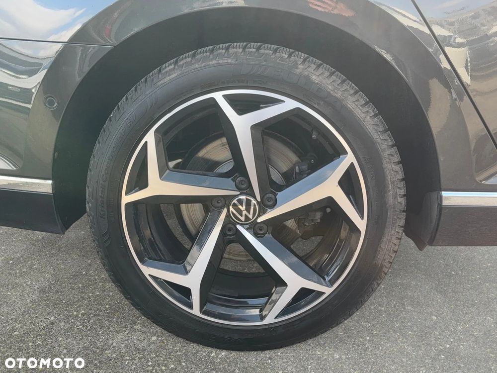 Volkswagen Passat - 9