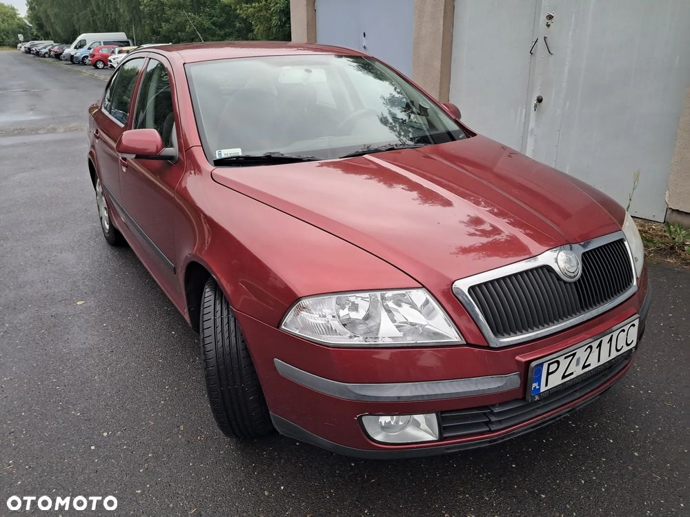 Skoda Octavia 1.6 Ambiente - 12