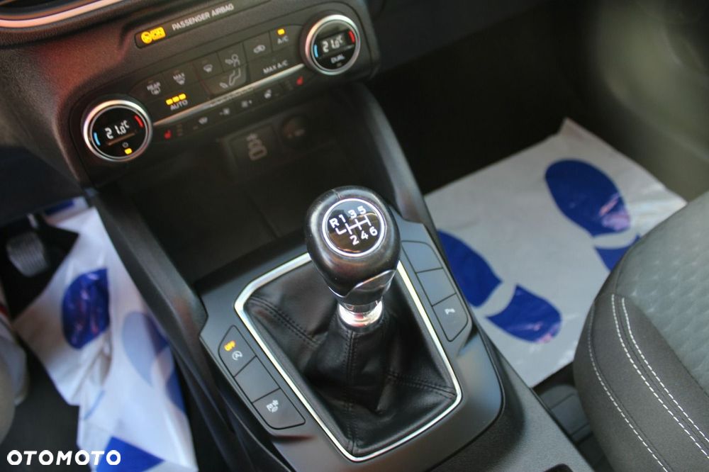 Ford Kuga - 30
