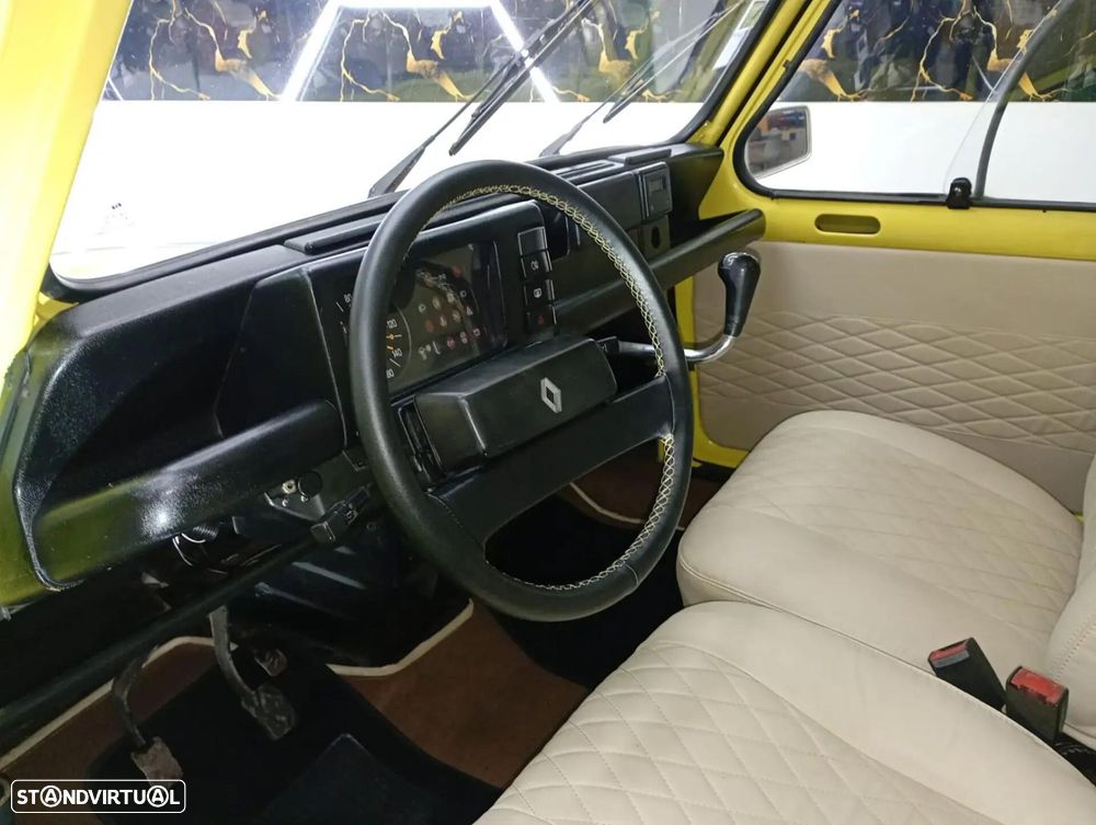 Renault 4 - 15