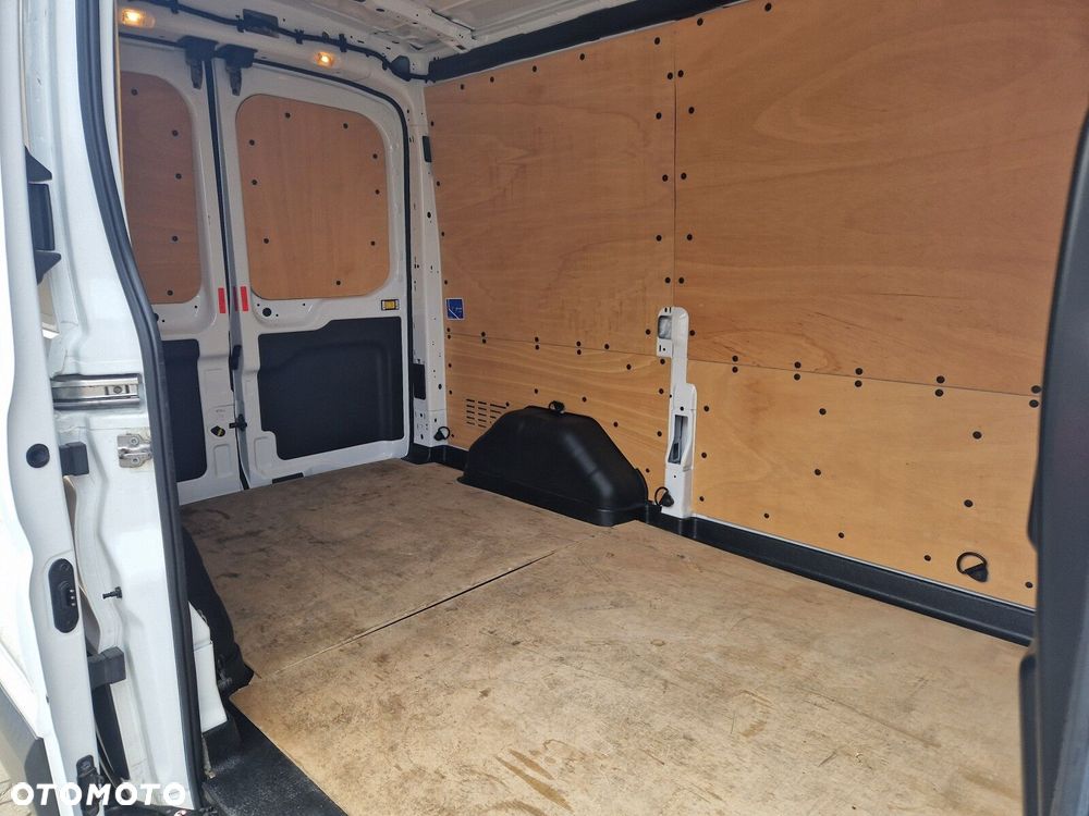 Ford transit Trend - 15