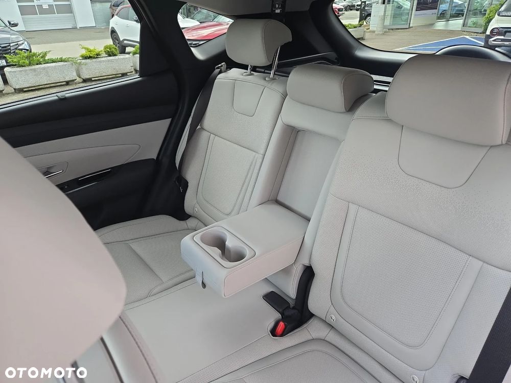 Hyundai Tucson 1.6 T-GDi HEV Platinum 2WD - 17