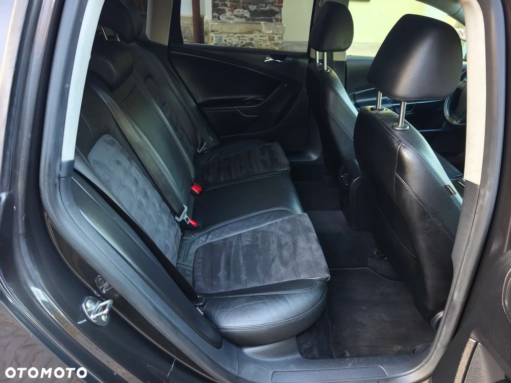 Volkswagen Passat Variant 2.0 TDI DPF DSG Highline - 11