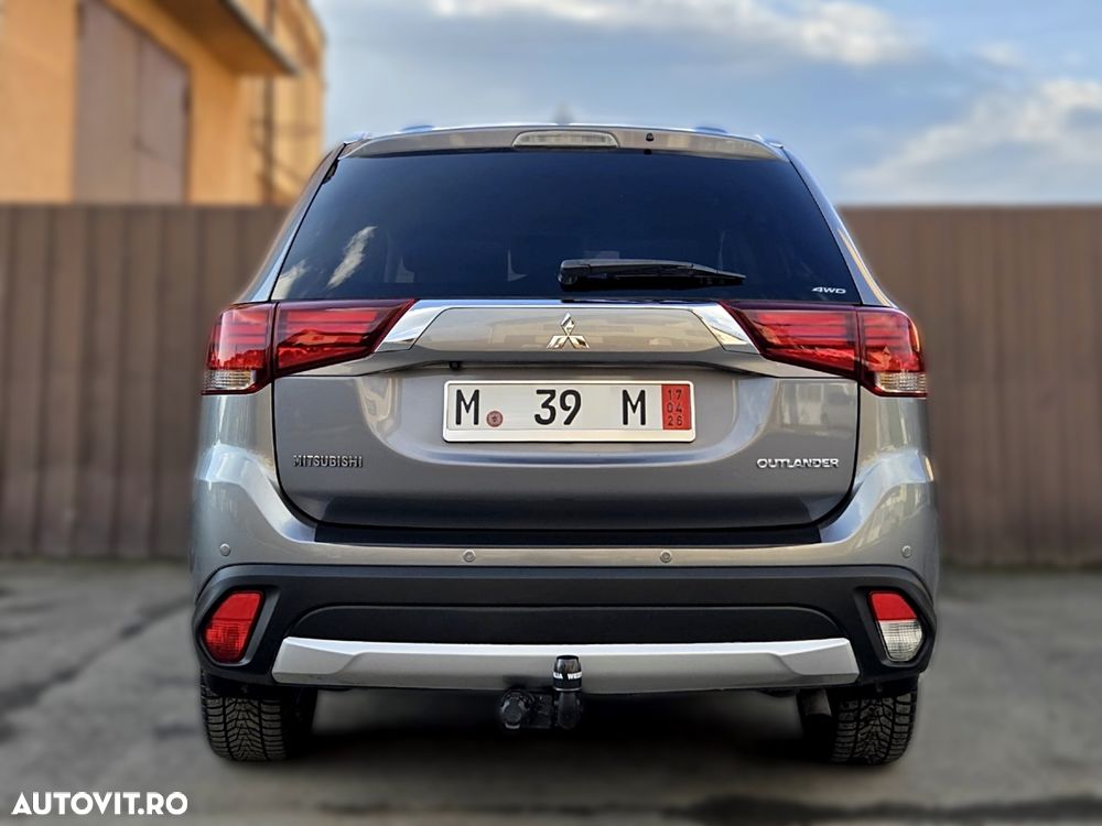 Mitsubishi Outlander 2.2 DI-D 4WD Automatik Diamant Edition+ - 7