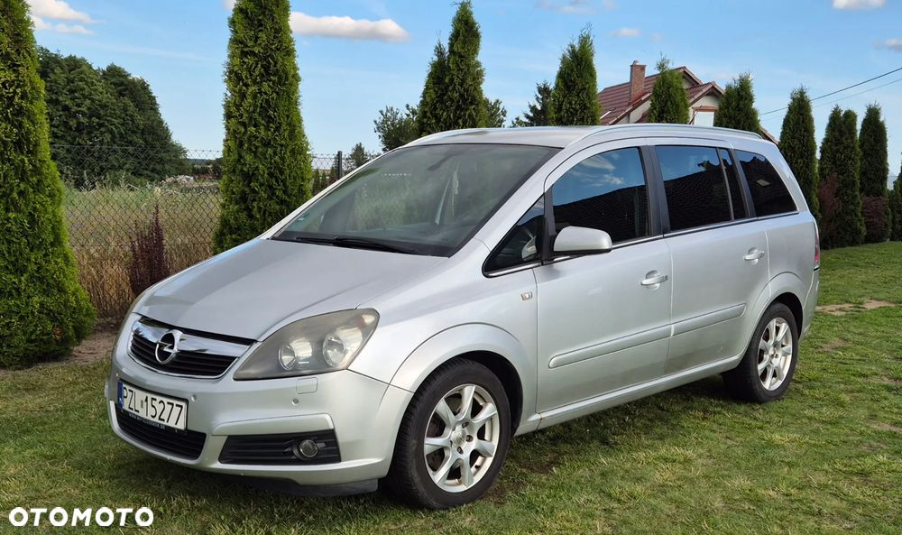 Opel Zafira 1.9 CDTI Cosmo - 1