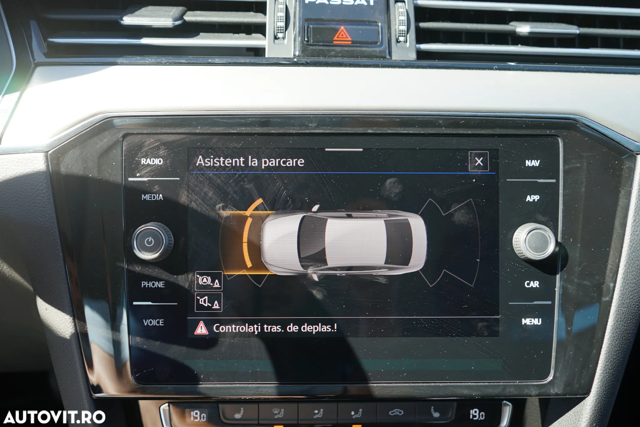 Volkswagen Passat Variant 2.0 TDI DSG Highline - 24